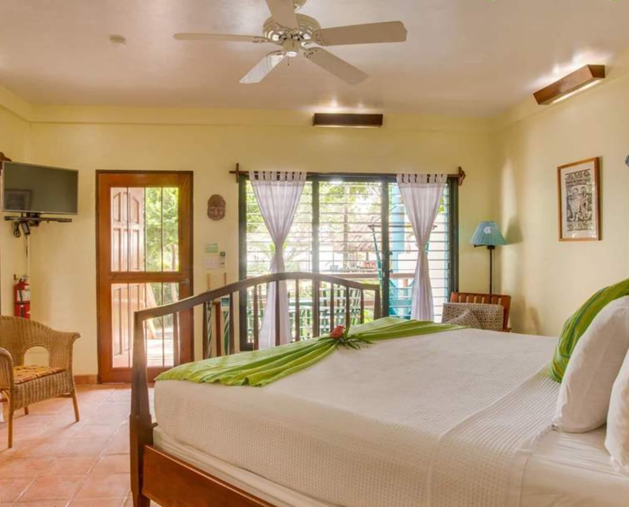 Robert'S Grove Beach Resort Placencia Buitenkant foto