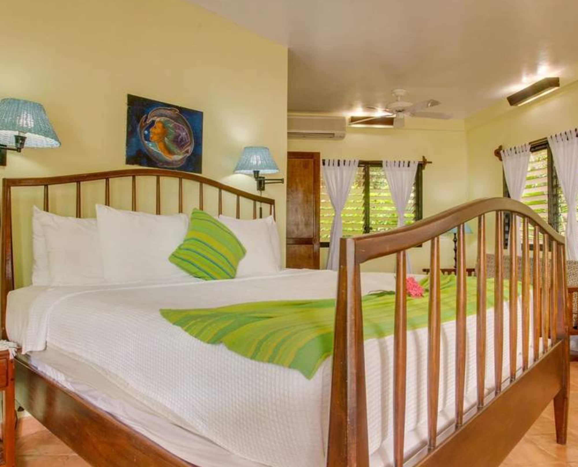 Robert'S Grove Beach Resort Placencia Buitenkant foto