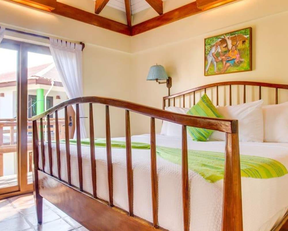 Robert'S Grove Beach Resort Placencia Buitenkant foto