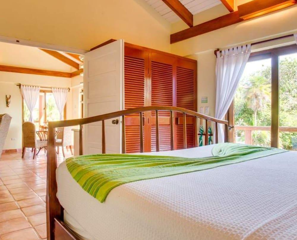 Robert'S Grove Beach Resort Placencia Buitenkant foto