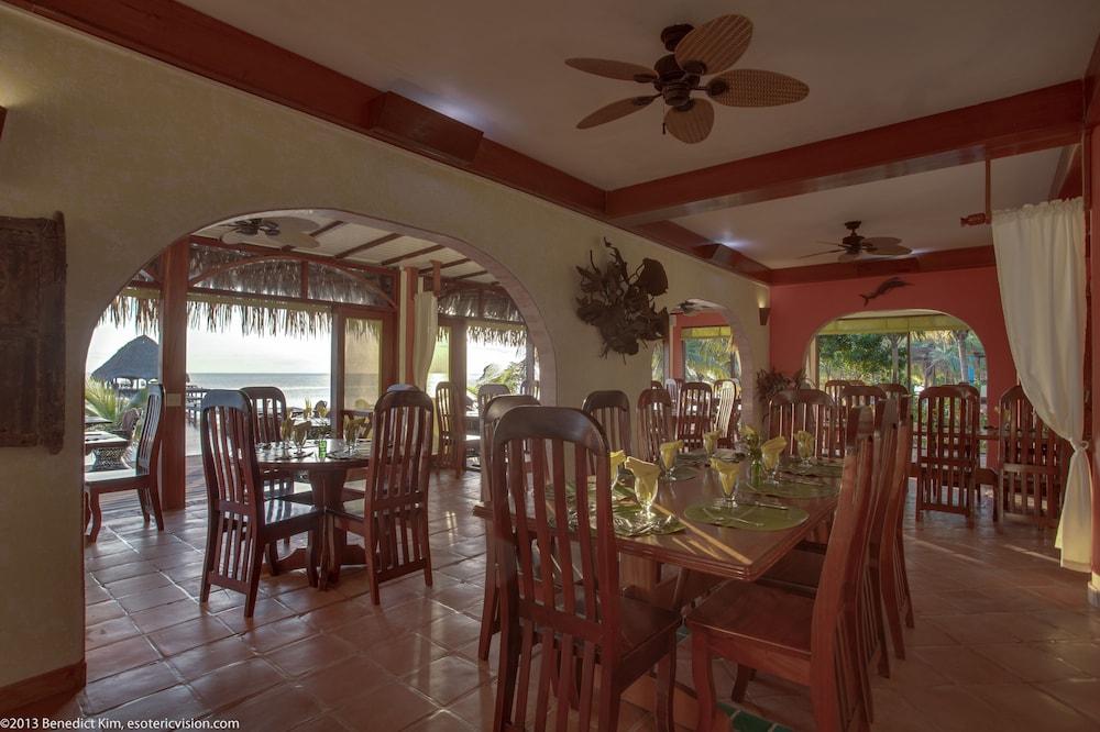 Robert'S Grove Beach Resort Placencia Buitenkant foto