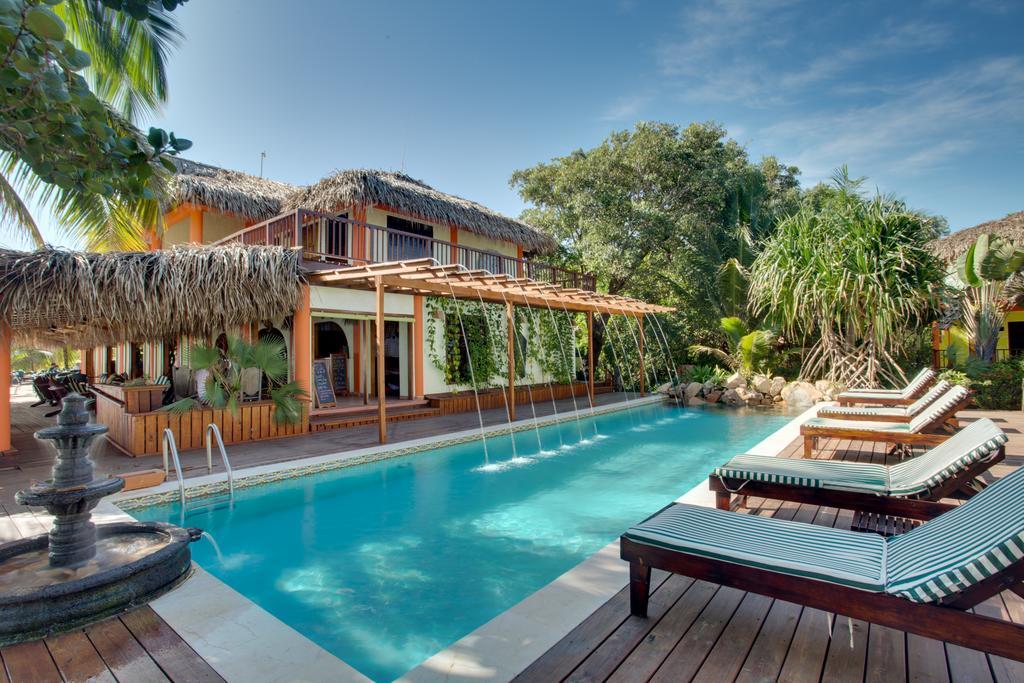 Robert'S Grove Beach Resort Placencia Buitenkant foto